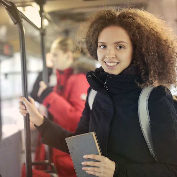 manage personal expenses by using public transport while travelling